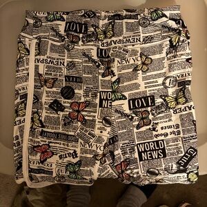 No Boundaries Newspaper Print biker shorts kids L